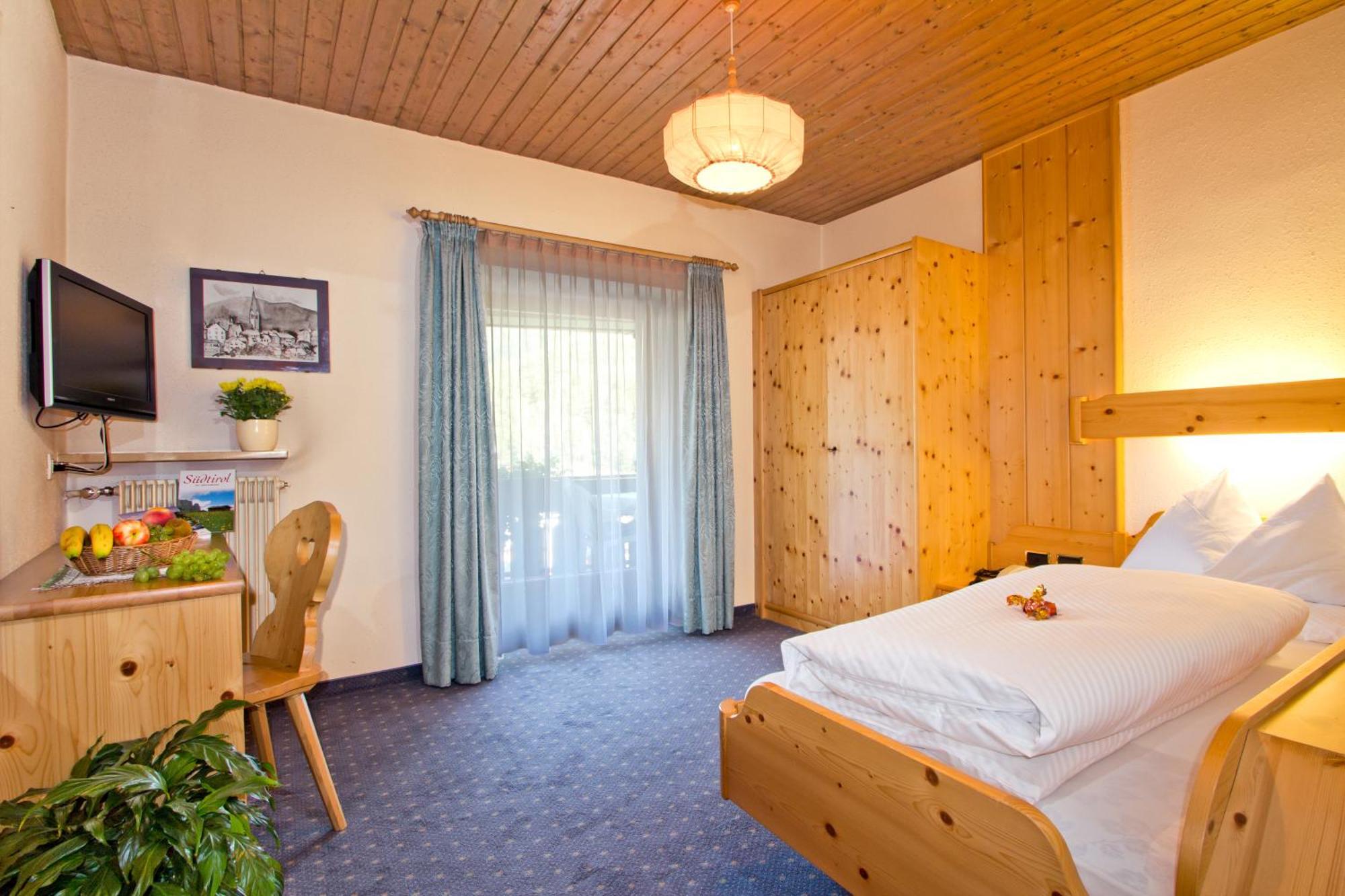 Hotel B&B Gasthof Zur Linde Rio di Pusteria Phòng bức ảnh
